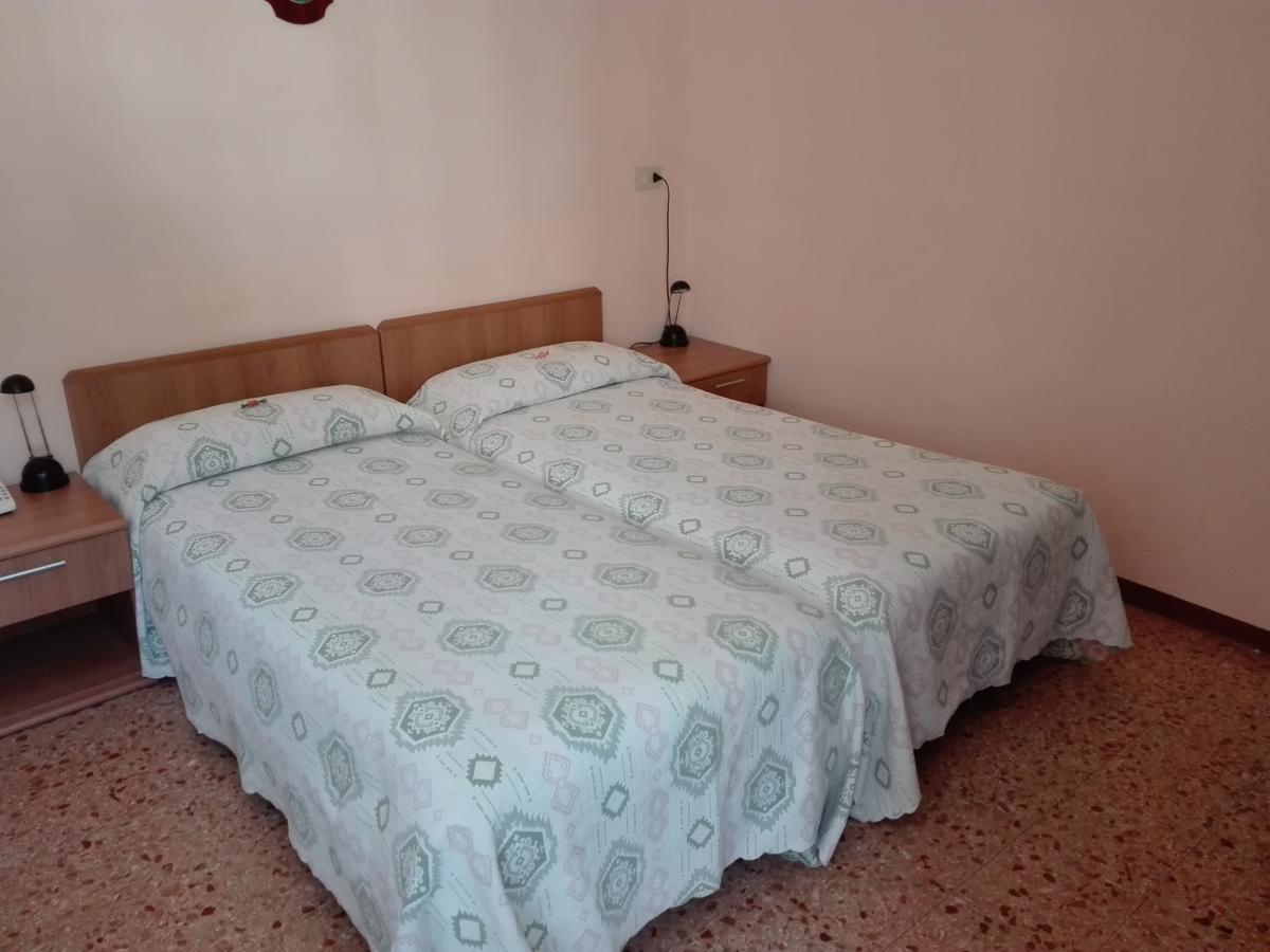 Albergo Giardino Toscolano Maderno Exterior photo